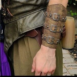 🆕 Medieval Leather Buckle Arm Bracers Knight LARP Renaissance Guards Armor NEW